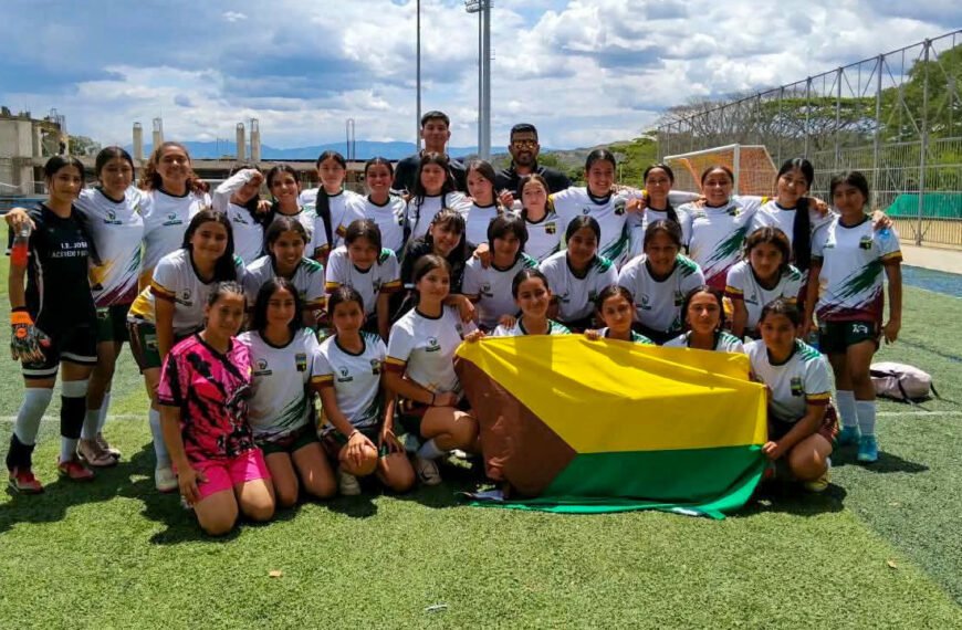 Histórico doblete: Acevedo reina en el fútbol femenino del Huila