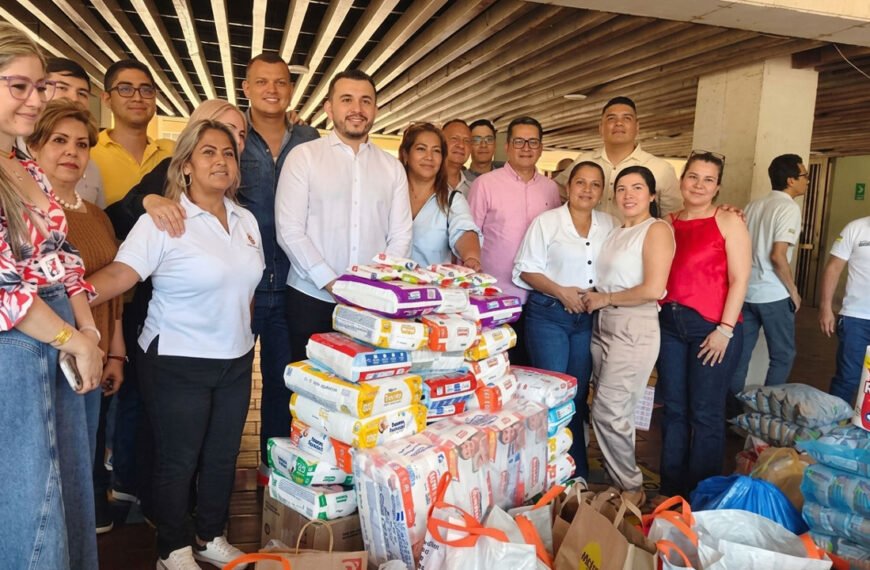 Huila moviliza 60 toneladas de ayudas para víctimas del sismo
